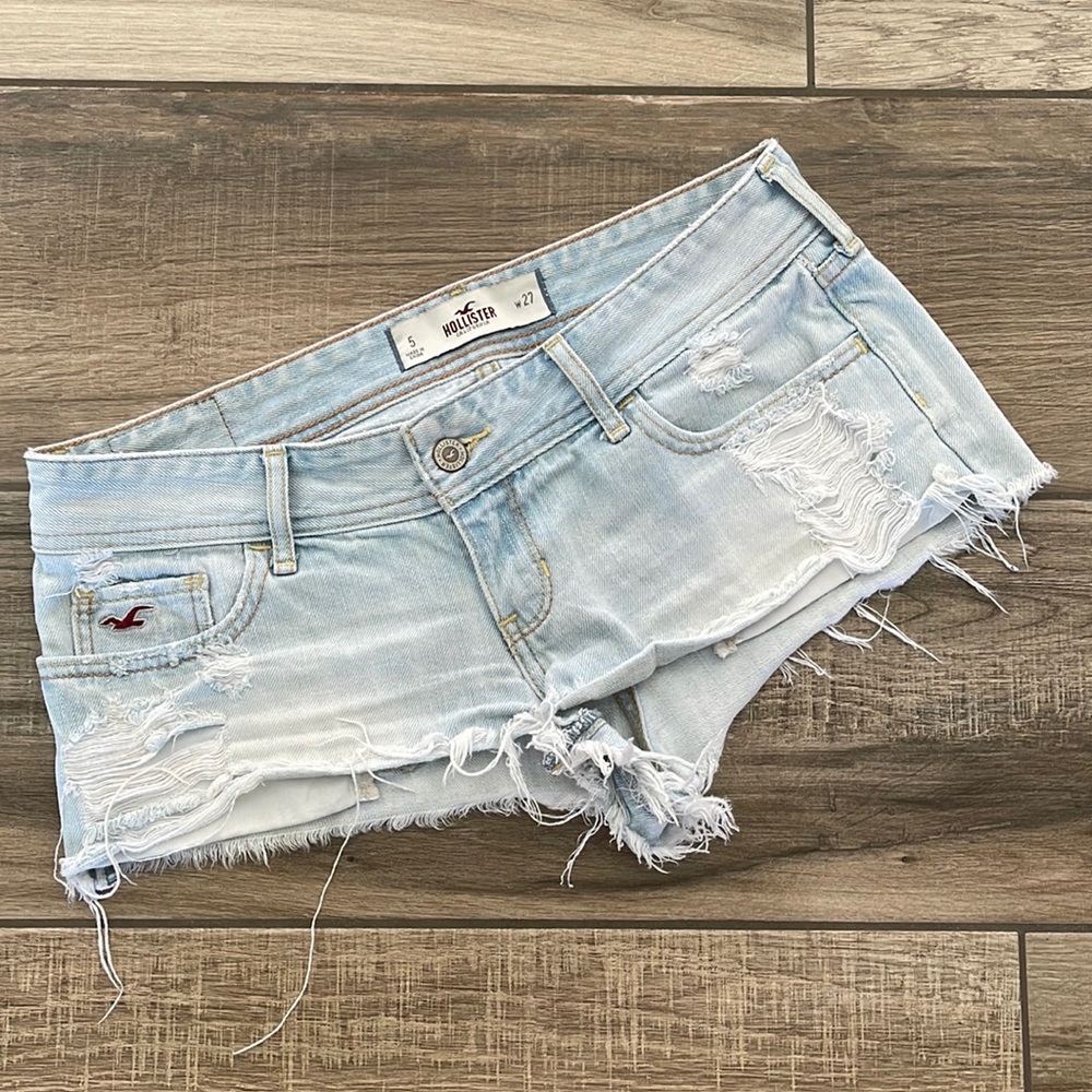 HOLLISTER Daisy Duke Cut Off Shorts